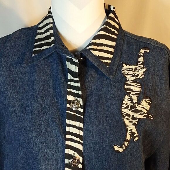 Morgan Cole "Cat" Women's Denim Shirt - Picture 2 of 9